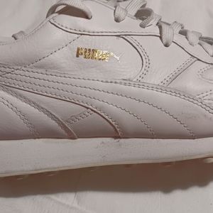 Sneakers 1 pair. Excellent condition.  Not used.